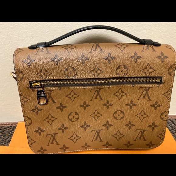 Louis Vuitton Reverse Monogram Pochette Métis - Picture 5 of 8